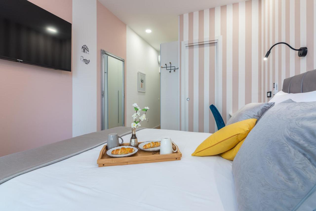 Apartments & Rooms Six 리예카 외부 사진
